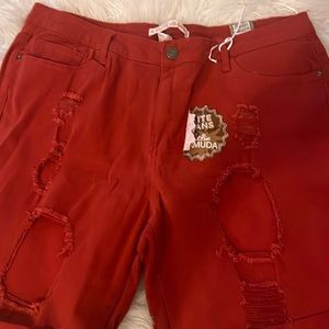 Bermuda short Mid Rise size 16 destructed/distressed brick red
